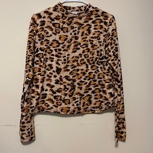 Leopard Crop top , LARGE , LONG SLEEVE, TURTLE NECK?